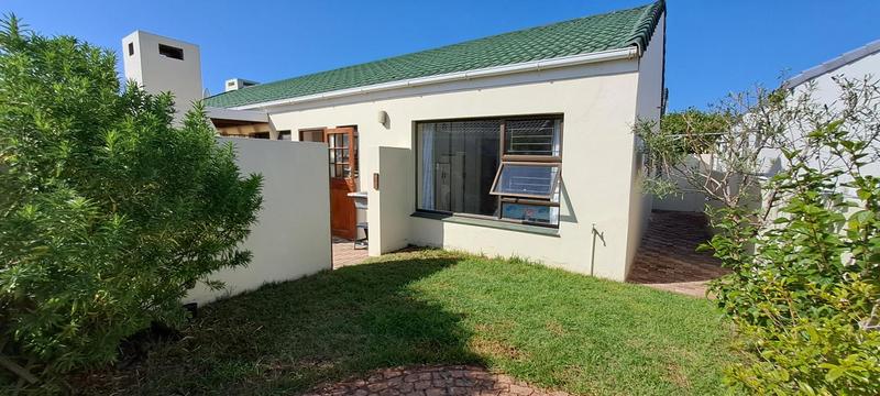 2 Bedroom Property for Sale in Stilbaai Wes Western Cape